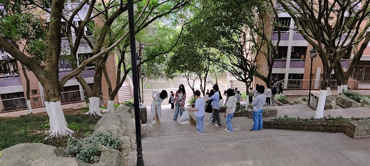 伟德国际1946开展“践行劳动育人实践，增强金融强国本领”主题劳动实践活动